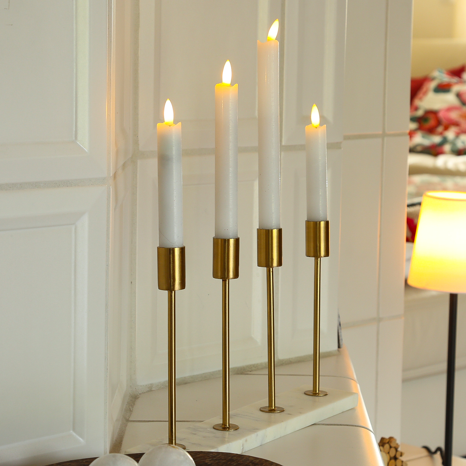 - Kerzenhalterungen goldfarbene - Stabkerzenhalter 20cm weiß - 4 Kerzenständer - - Marmorplatte H: